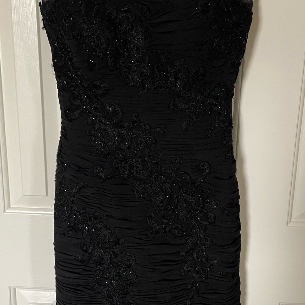 Mon Cheri Elegant Black Dress - Picture 3 of 4